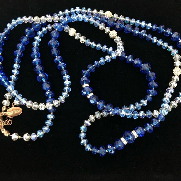 WHBM Flapper Length Long Glass Beaded Necklace Blue Clear Faceted Crystal Accent - Picture 3 of 6